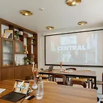 Centre *