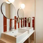 Centre *